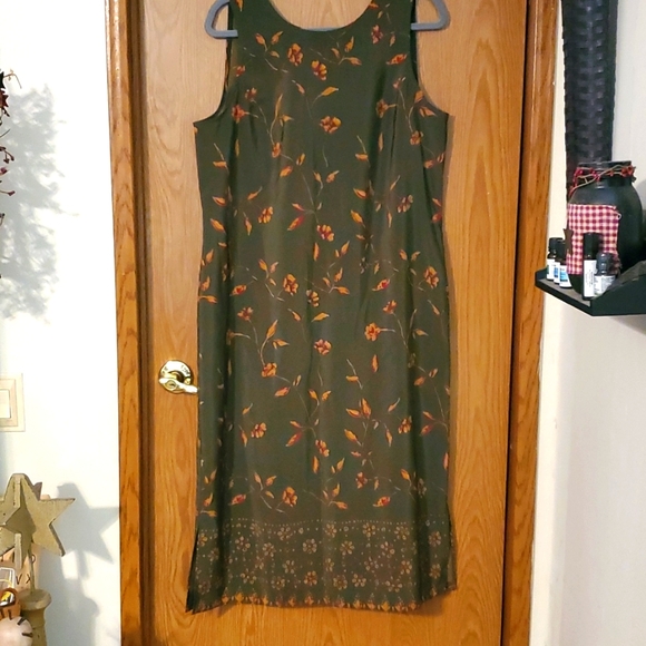 Dresses & Skirts - Beautiful fall color sleeveless dress